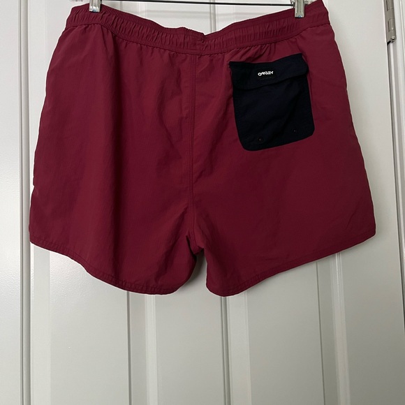 Oakley Red Mens Standard All Day Beach Shorts Size XL - Picture 6 of 13